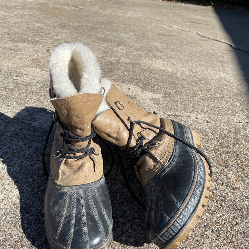 Waterproof boots - Picture 2 of 3
